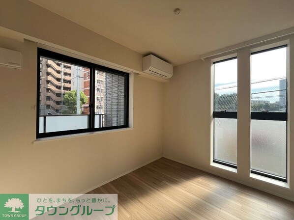 Chloe Westの物件内観写真